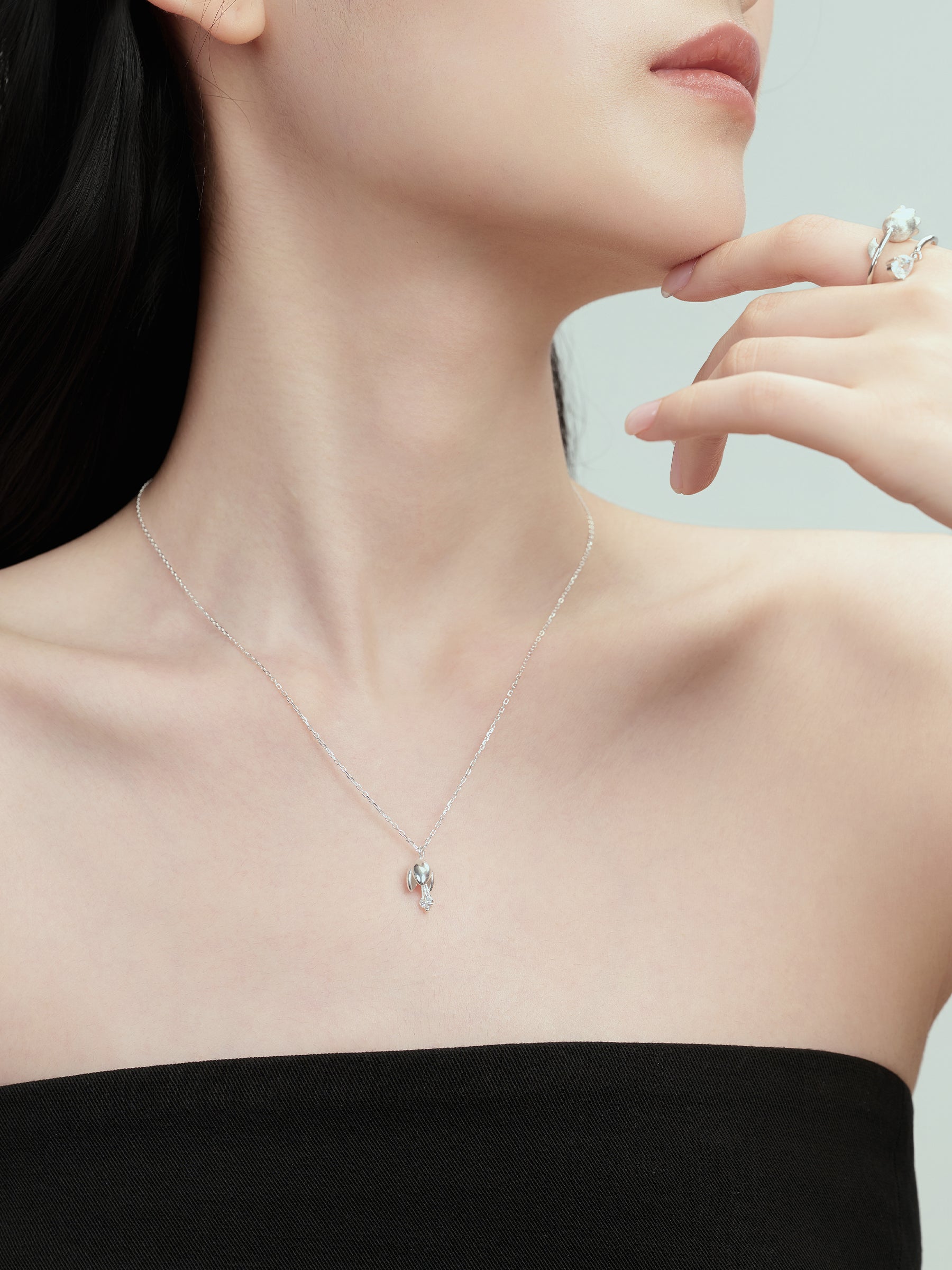 925 Sterling Silver Bud Pendant Necklace