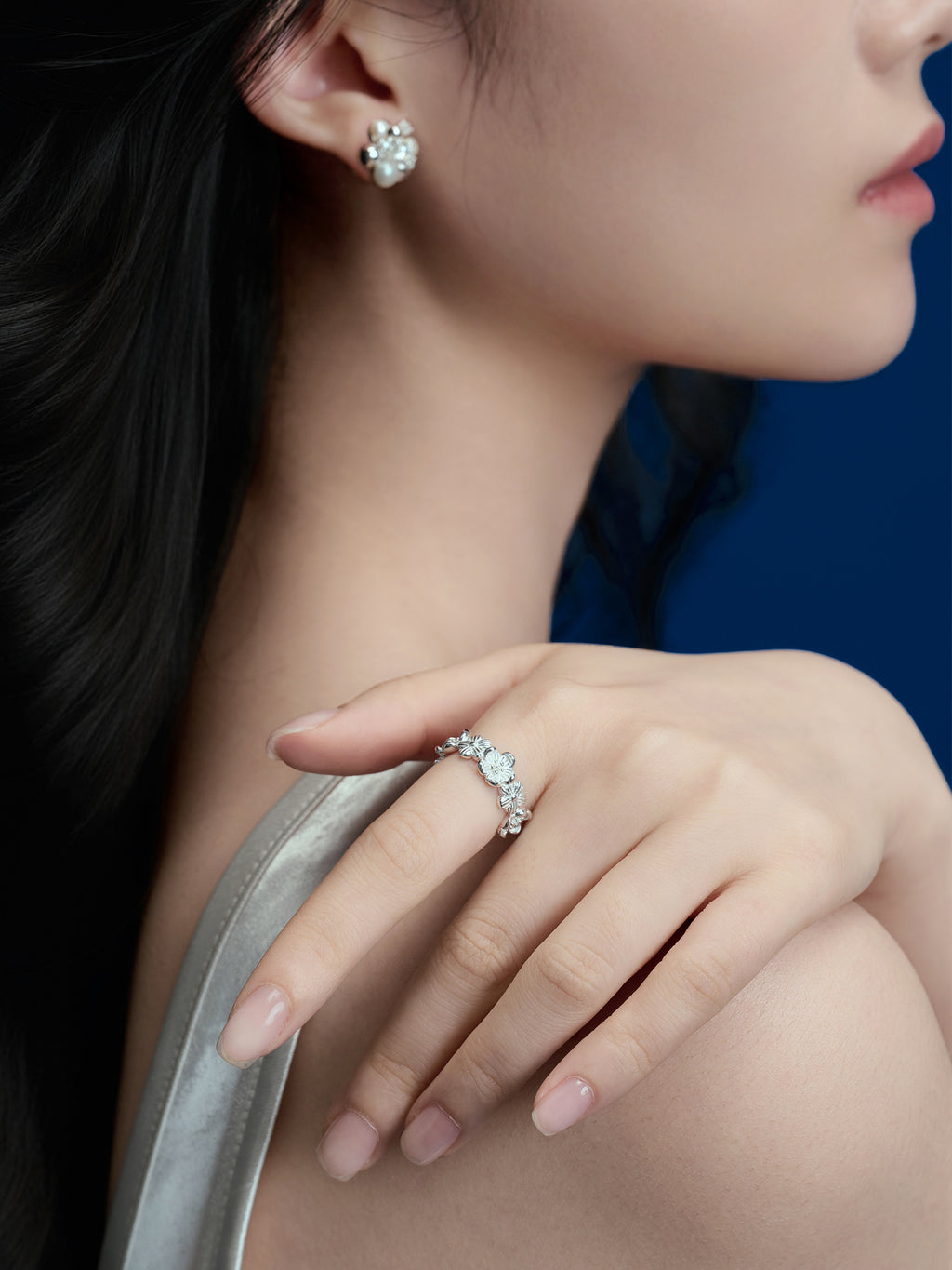 Silver-Tone Floral Delicate Ring
