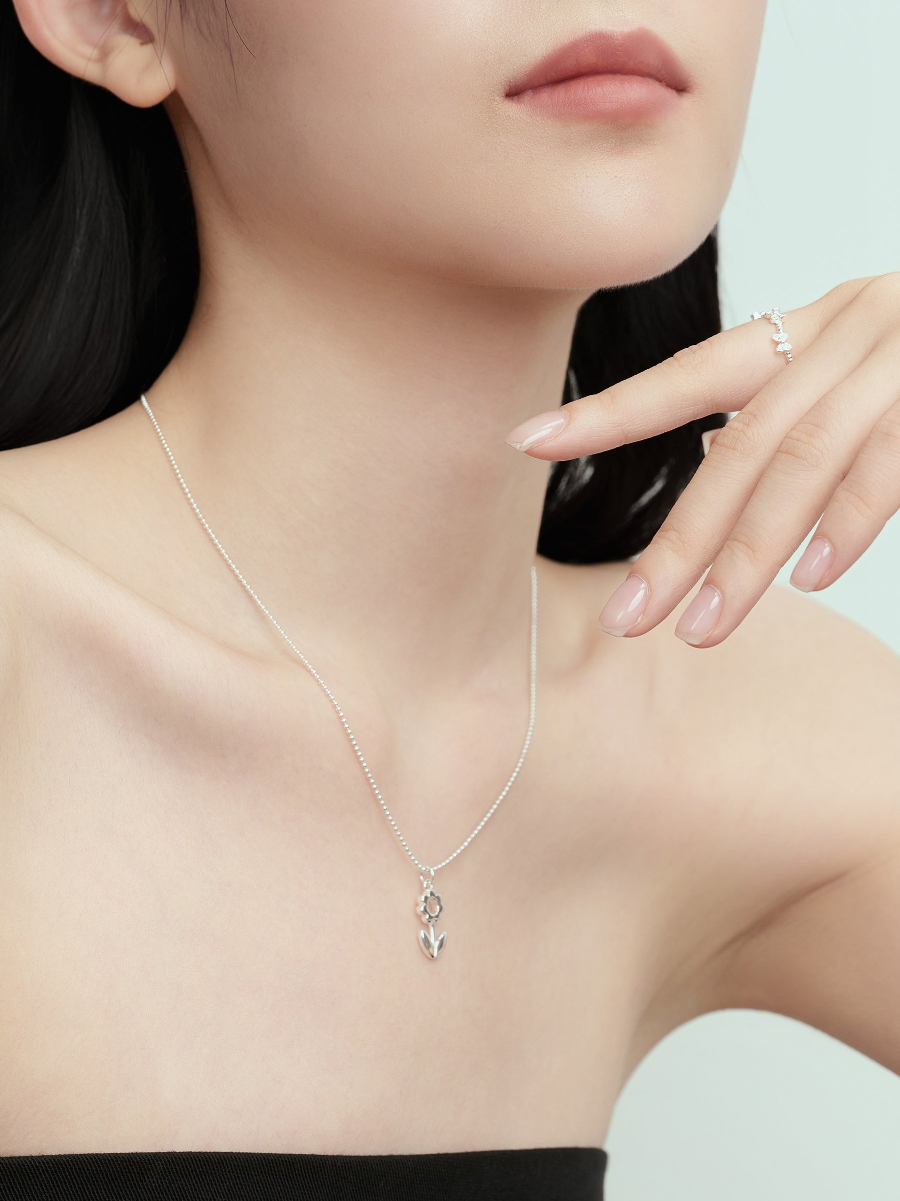 Silver Floral Leaf Pendant Bead Chain Necklace