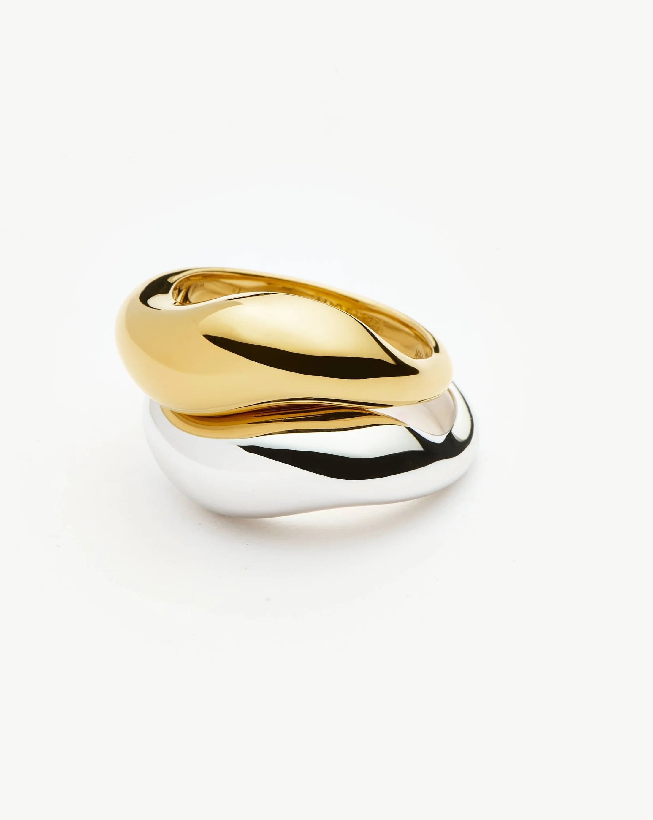 Platinum-Plated Silver Ring with Zircon Inlay