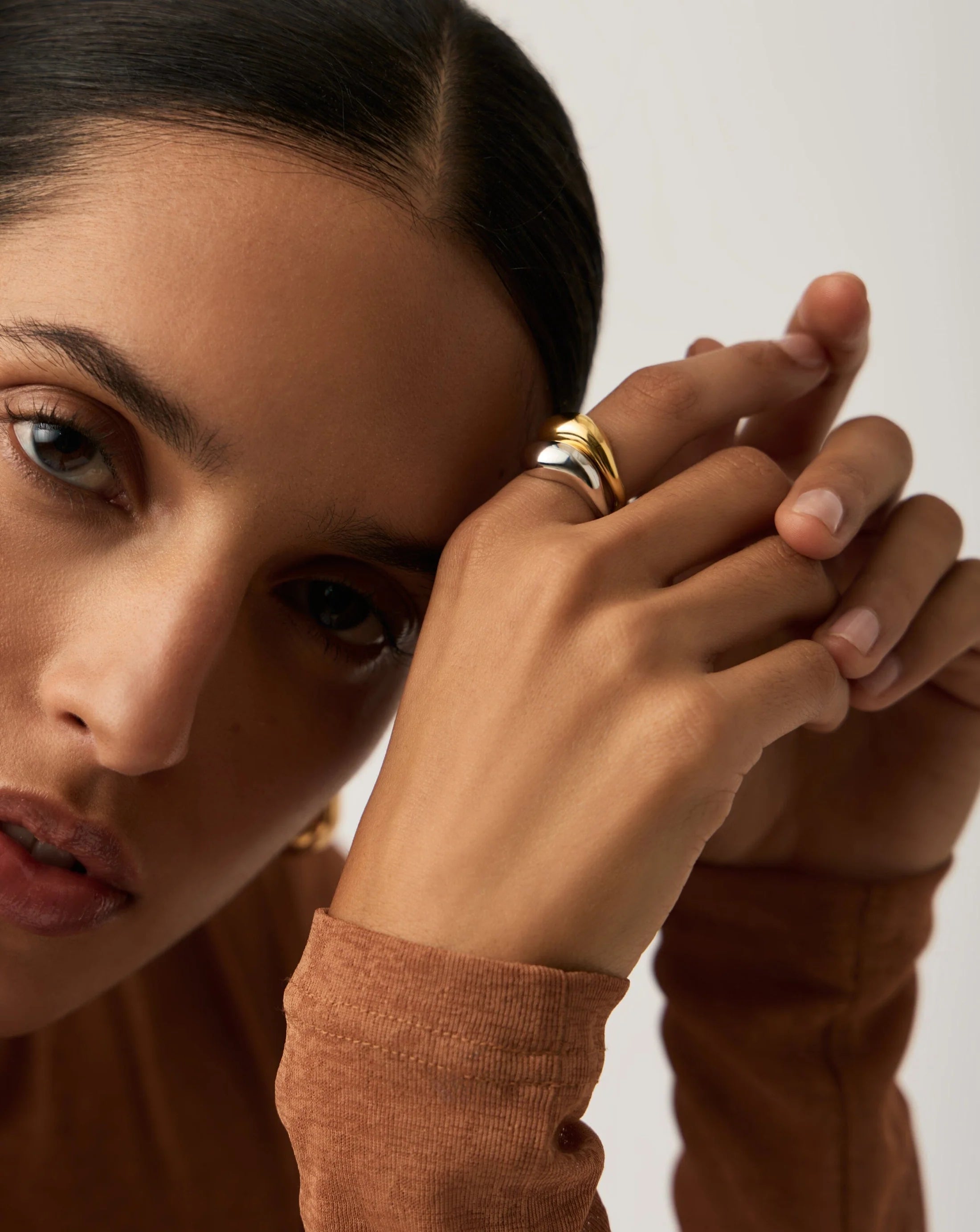 Platinum-Plated Silver Ring with Zircon Inlay